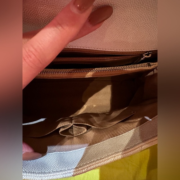 Chanel pearlescent white coco handle medium/large size. - Picture 2 of 16